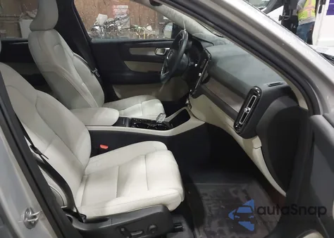 2024 Volvo Xc40 B5 Plus Dark Theme из США, поврежденный, VIN YV4L12UL0R2366601